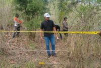 Sigap Kapolsek Kuta langsung olah TKP, Guna memastikan Siapa Pelaku Pembuangan Bayi malang tersebut|Photo Rossi Lombokdaily.net|