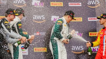 Race Pertama GT World Challenge Asia 2025 di Mandalika Berlangsung Seru, Tim Origin Motorsport (CHN) Tampil Perkasa
