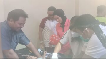 Pengabdian di HUT Bhayangkara ke-80, Polres Loteng Khitan 51 Anak Gratis dan Donor Darah
