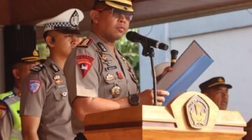 Kapolresta Loteng Jadi Pembina Upacara di SMAN 4 Praya, Siswa Diminta Jauhi Narkoba dan Bijak Bermedsos